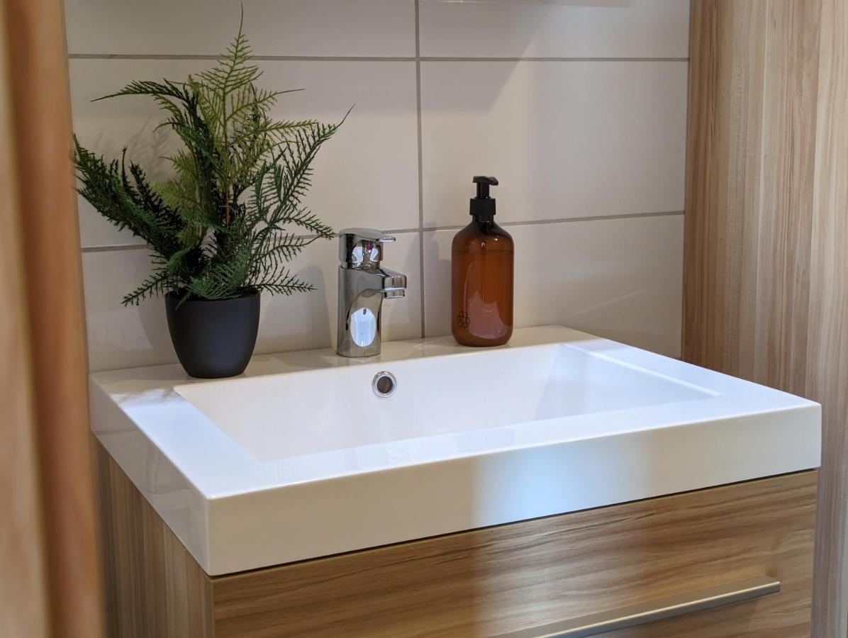 Hotell Bro Kristinehamn Bagian luar foto