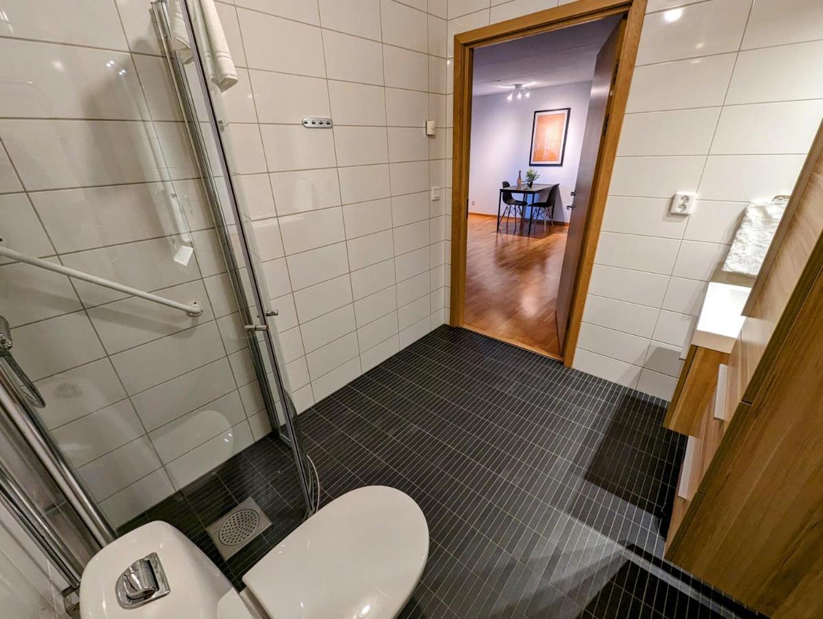 Hotell Bro Kristinehamn Bagian luar foto