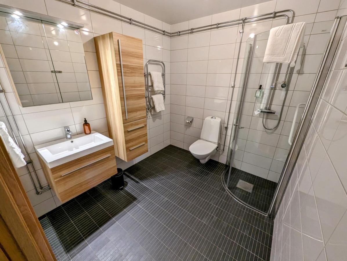 Hotell Bro Kristinehamn Bagian luar foto